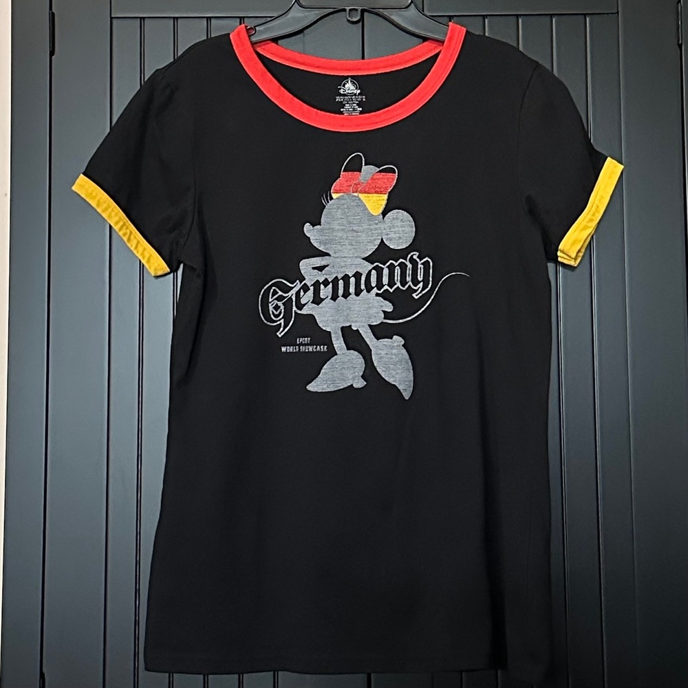 Disney T-Shirt Women's Medium Black Germany Epcot World Showcase Minnie Ringer